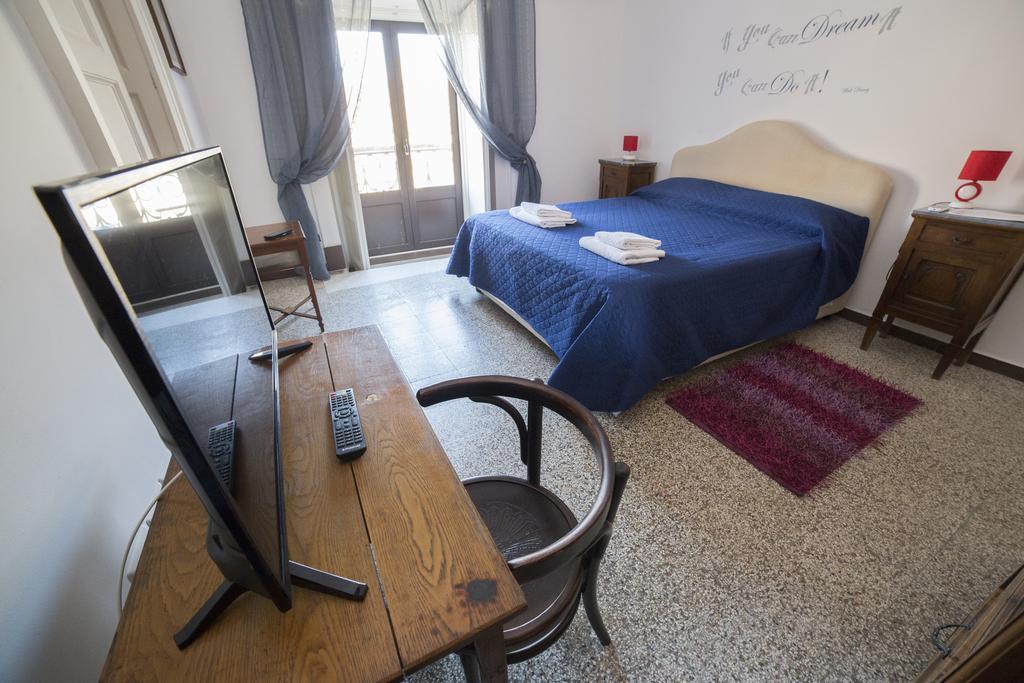Casa Alcala Deluxe Hotel Катания Стая снимка