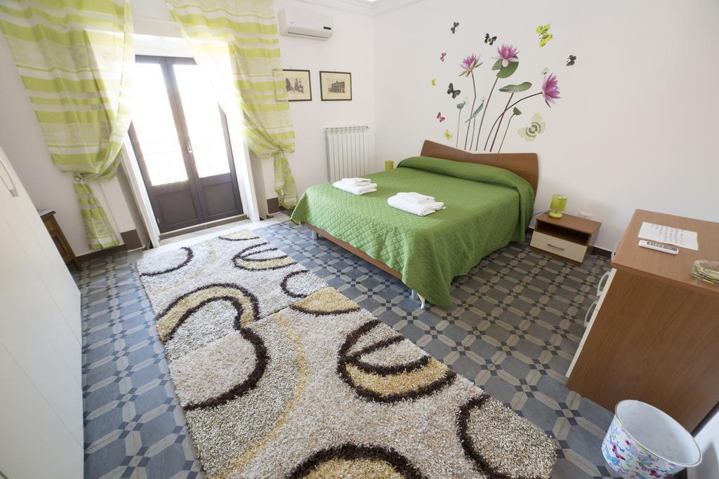 Casa Alcala Deluxe Hotel Катания Стая снимка