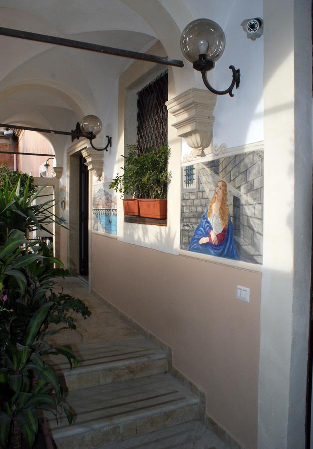 Casa Alcala Deluxe Hotel Катания Екстериор снимка