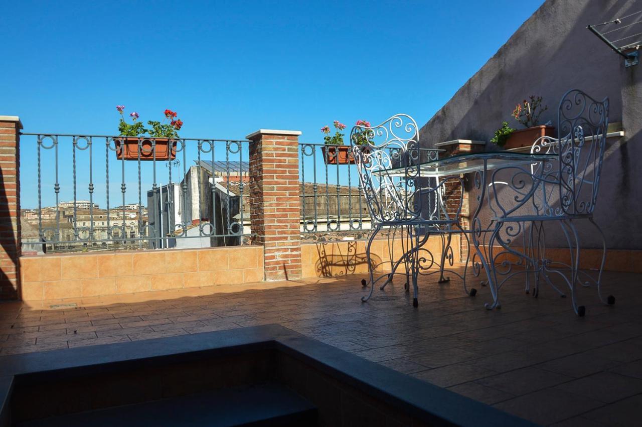 Casa Alcala Deluxe Hotel Катания Екстериор снимка